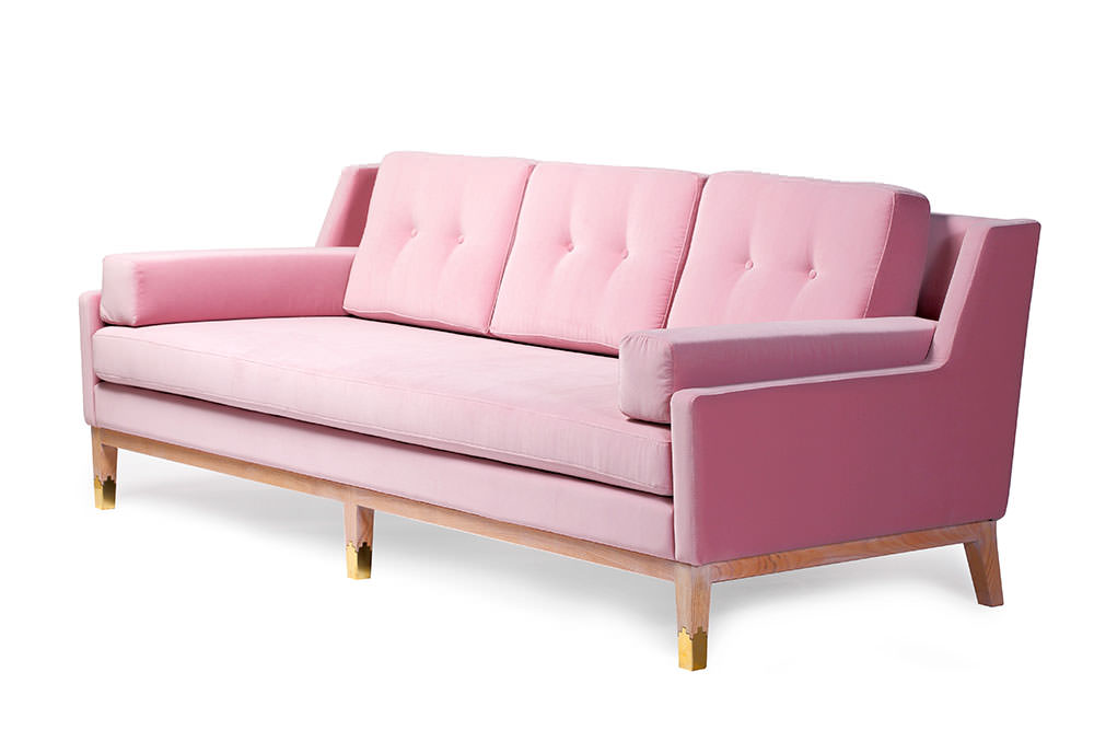 It fits perfectly in classic and modern interiors. The base of the sofa is in limed oak with pixelated shape metal feet. The padding is built with a webbed seat and back, and (...)
