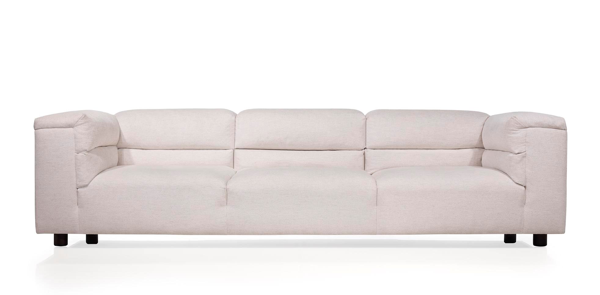 Cypress sumptuous oversized cushioning sits lightly on its wood feet. Made to order fully upholstered and available in a range of fabric options. Bespoke furniture options (...)
