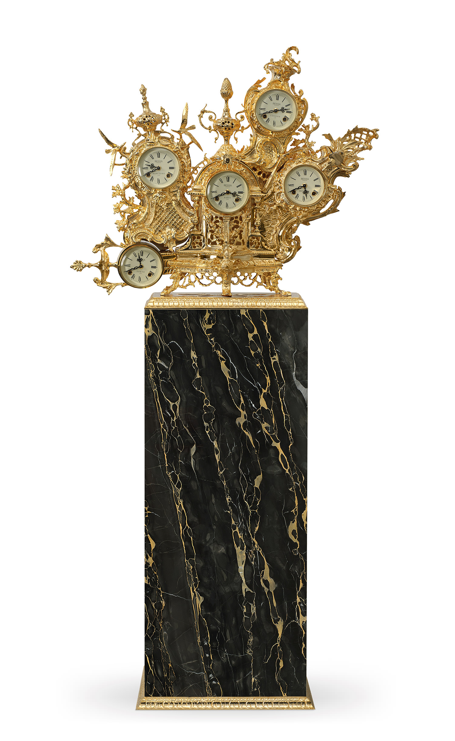 This unique piece adds a classic and classy touch to your contemporary space. The Grandfather floor clock is a creation that combines classic beauty with a contemporary and (...)