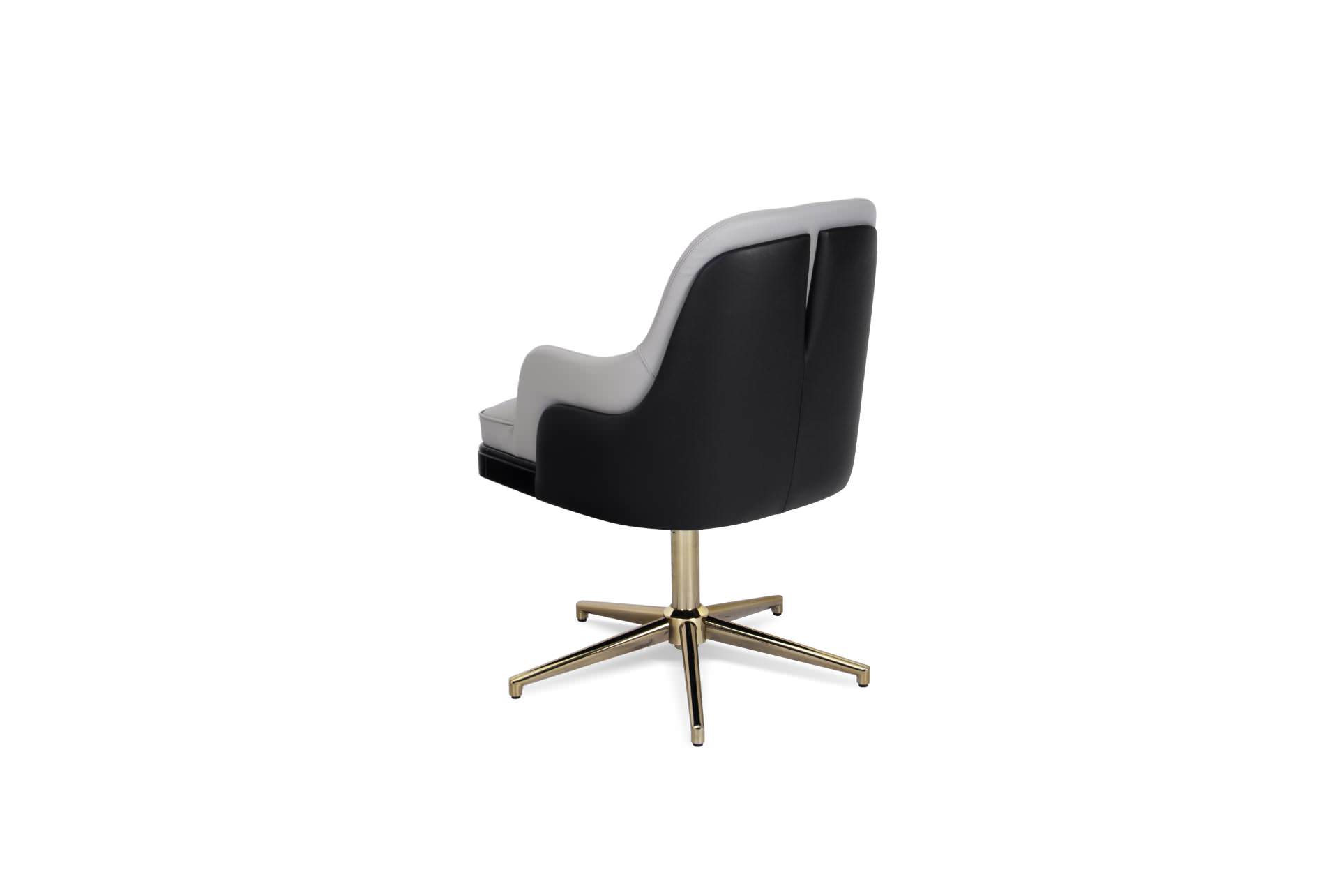 No comfortability was compromised in this smaller version, an office chair made with the best materials. Like the original design, it’s an item of boundless elegance (...)